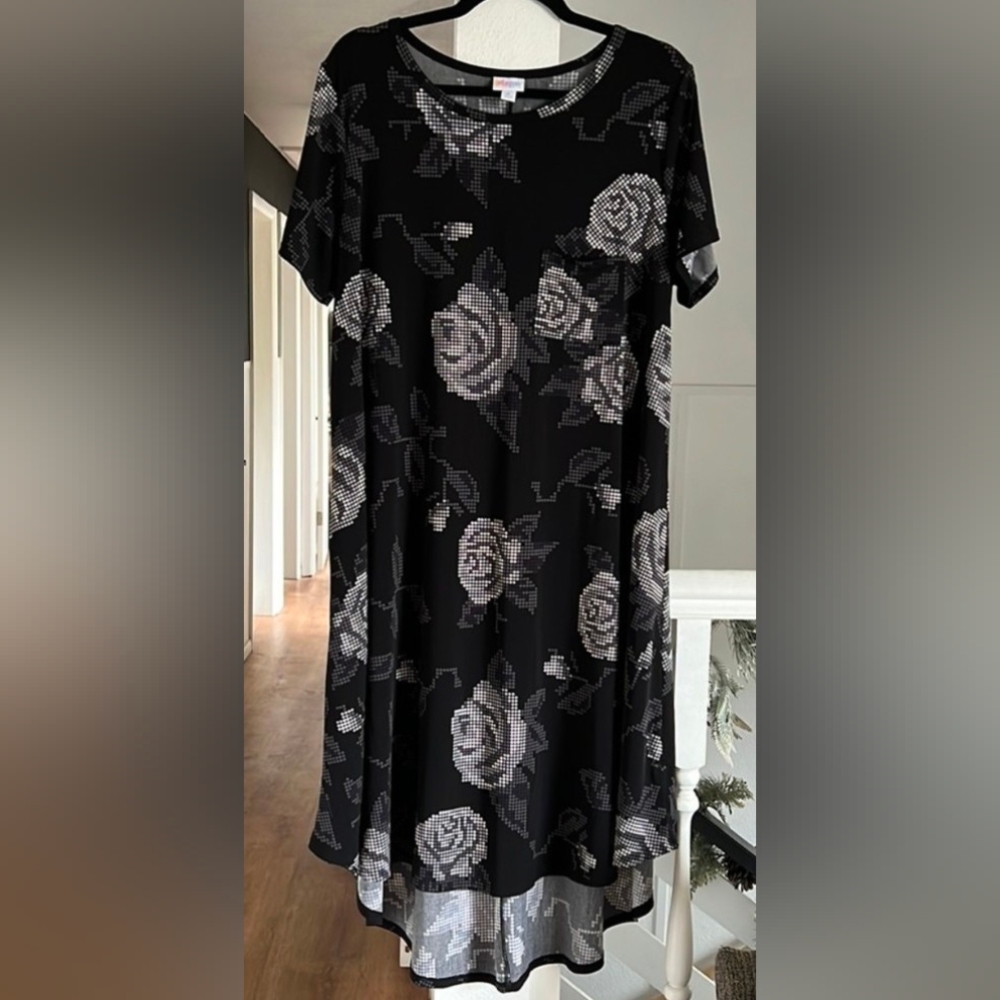 🚙 lularoe pixelated rose high low tshirt dress size XL